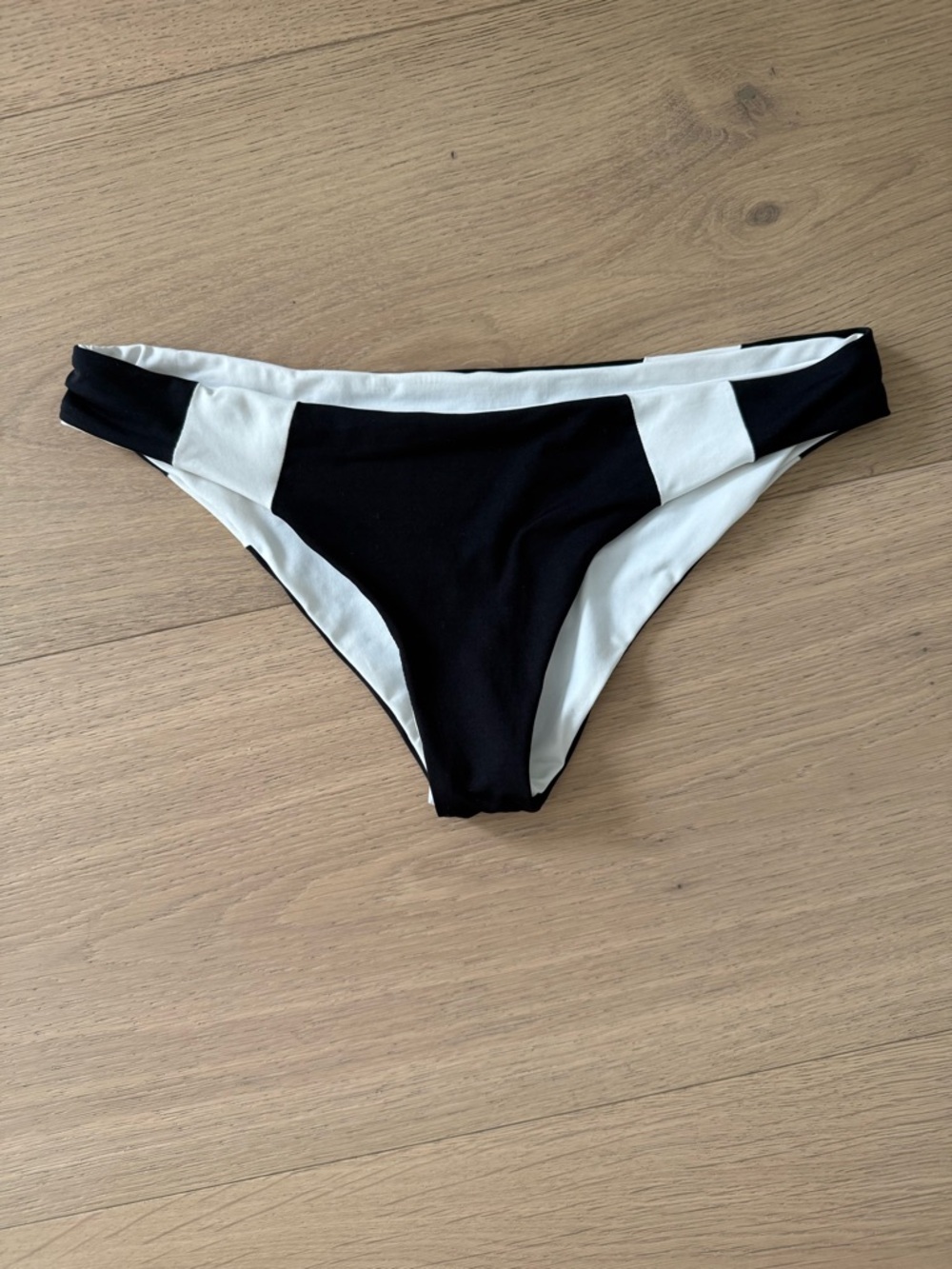 L*SPACE Mia Color Block Classic Swim Bottom - Picture 2 of 12